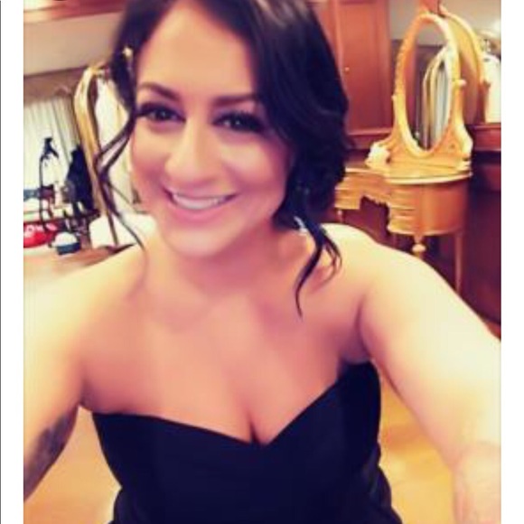 Meet your Posher, Abigail - Picture 1 of 1